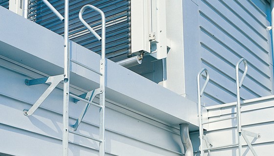 Leitern und Austrittsplattformen