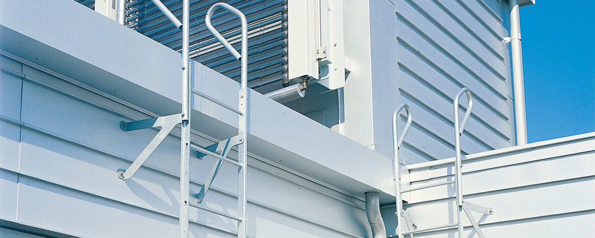 Leitern und Austrittsplattformen