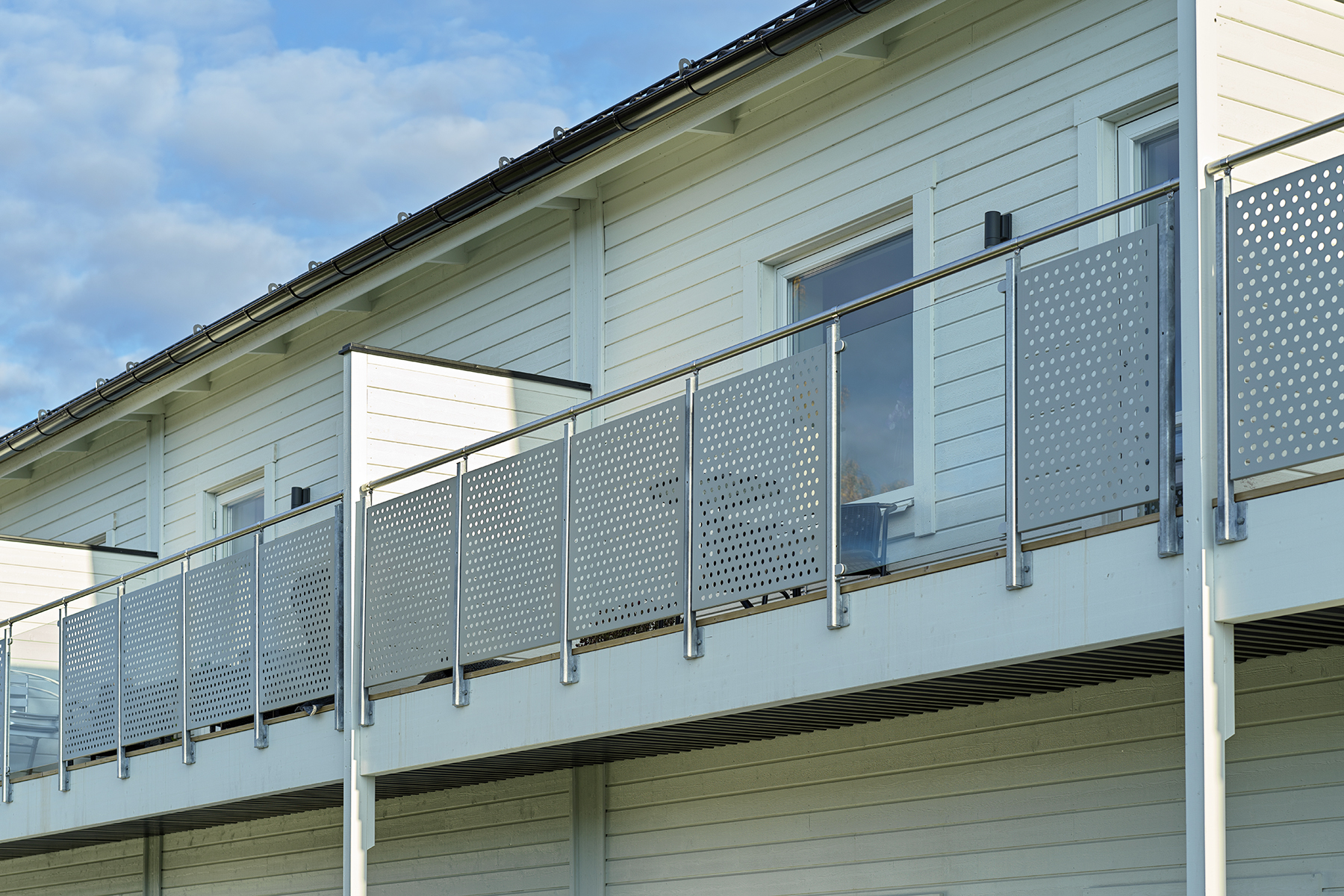 Sektionalgeländer mit perforiertem Blech